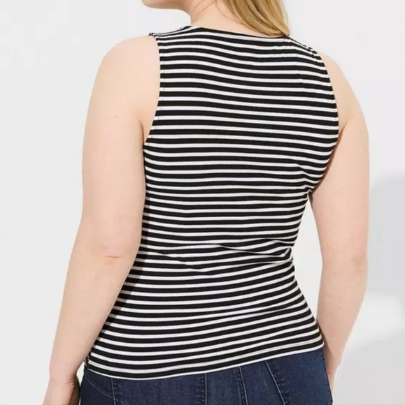 Torrid Fitted Super Soft Rib Lace Up Ruched Tie Front Crop Tank - 2 - Picture 3 of 7